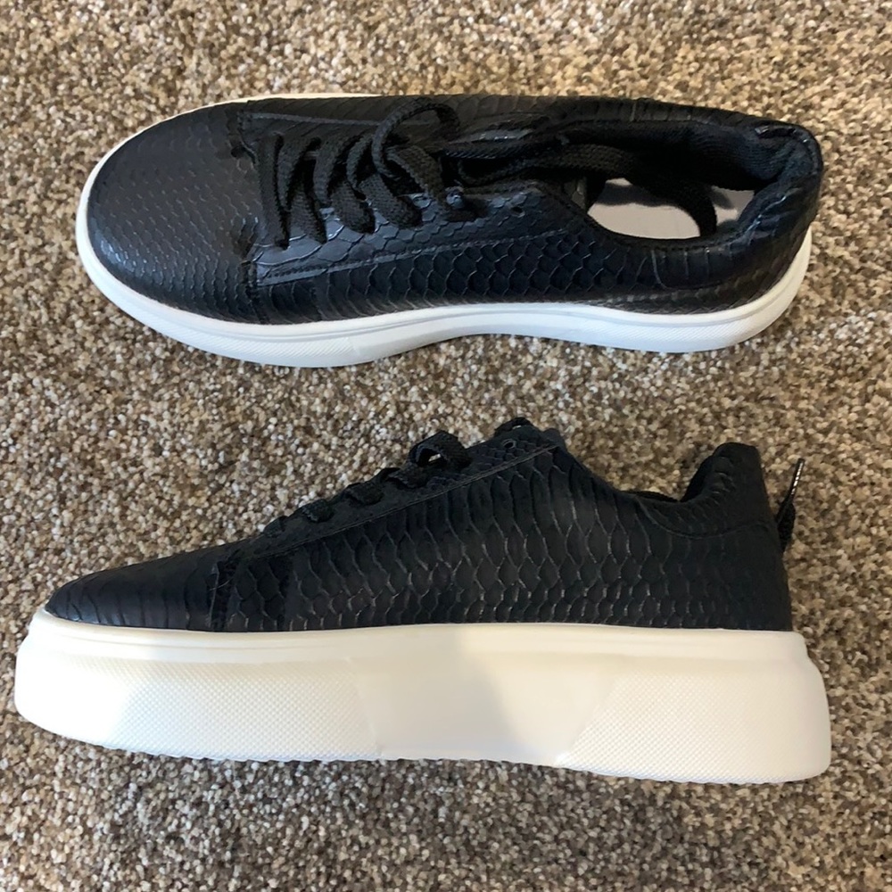 Women’s sneaker
